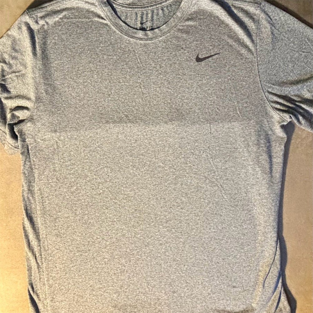 Nike Dri-FIT Legend T-Shirt Men's Size M Gray Short Sleeve Training Logo